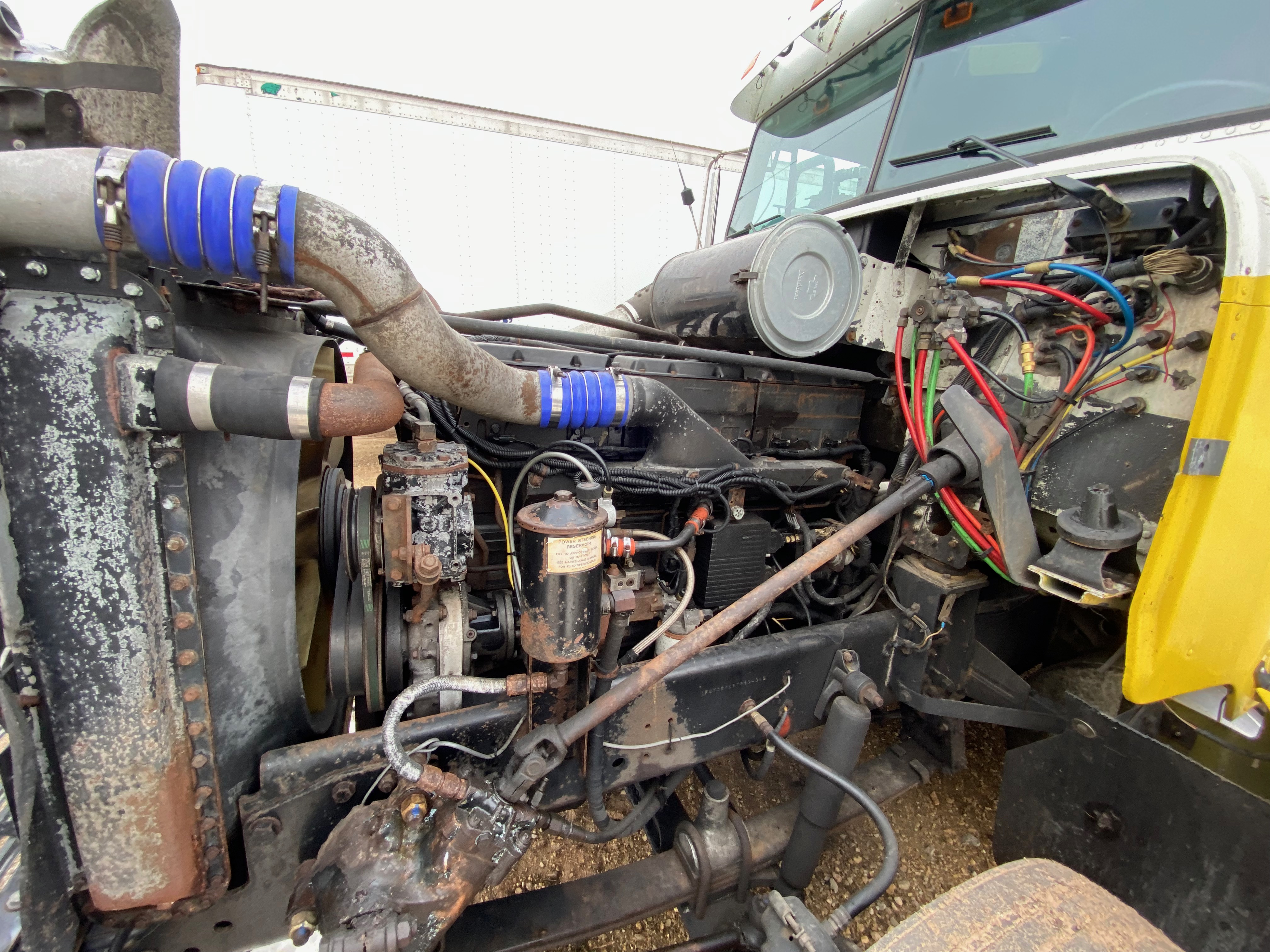 1996 FREIGHTLINER FLD120 - Image 18